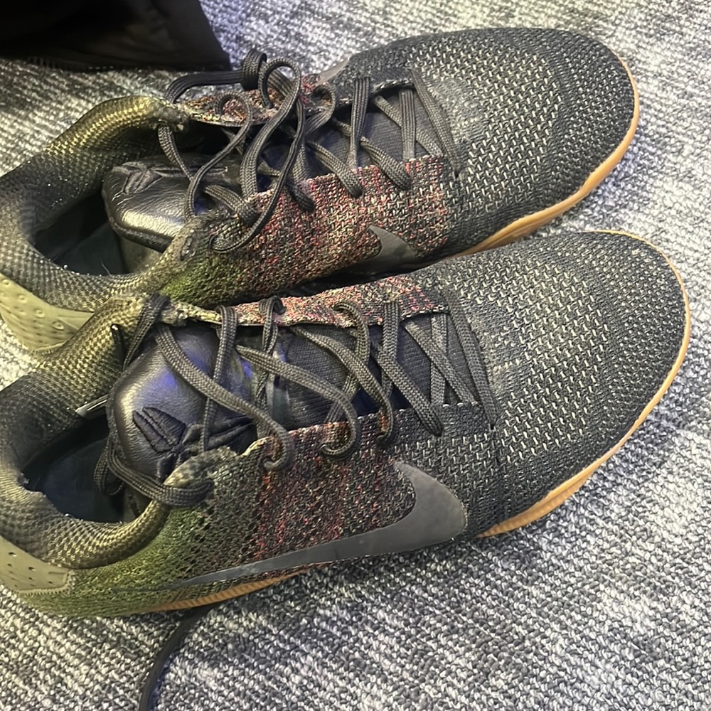 Kobe 11s